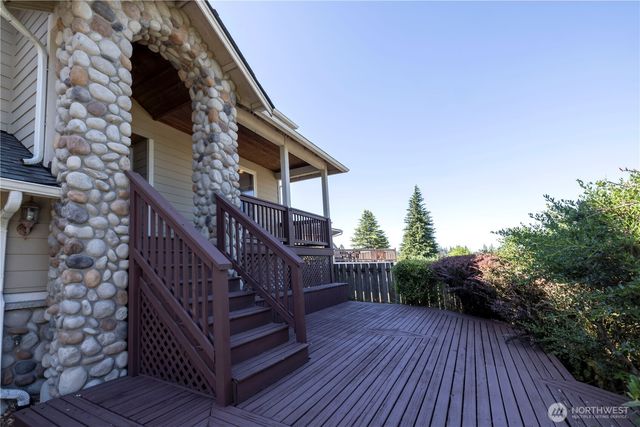 27111 141st Avenue SE, Kent, WA 98042