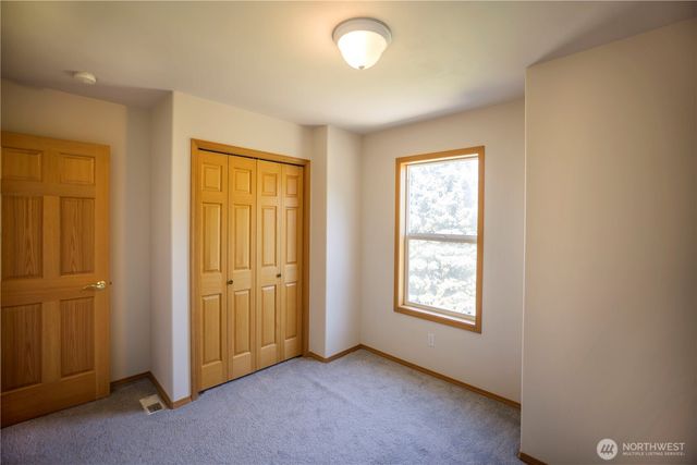 27111 141st Avenue SE, Kent, WA 98042