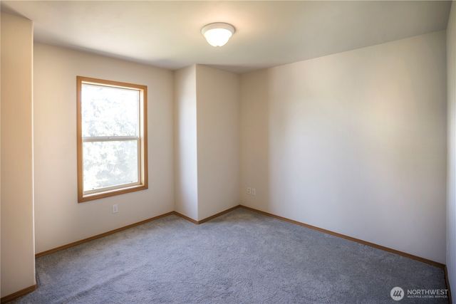 27111 141st Avenue SE, Kent, WA 98042