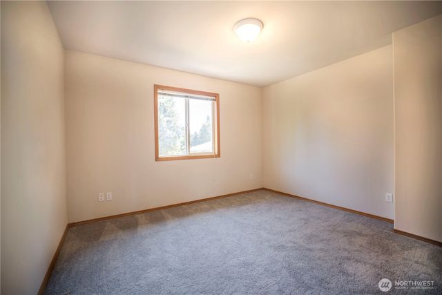 27111 141st Avenue SE, Kent, WA 98042