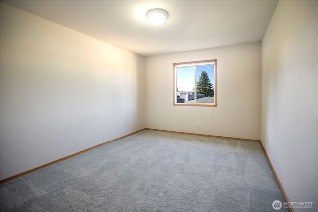 27111 141st Avenue SE, Kent, WA 98042