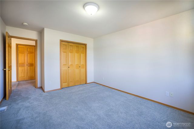 27111 141st Avenue SE, Kent, WA 98042