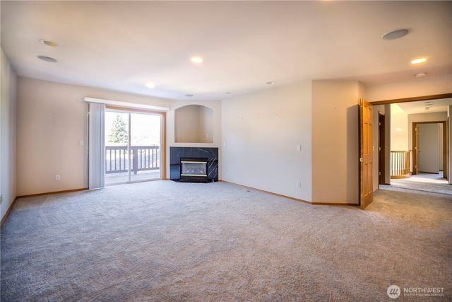 27111 141st Avenue SE, Kent, WA 98042