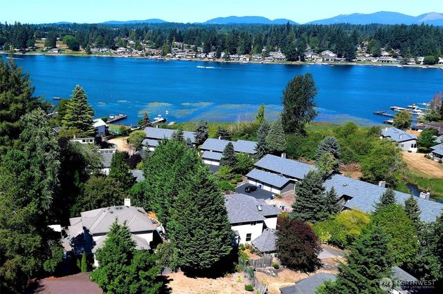 27111 141st Avenue SE, Kent, WA 98042