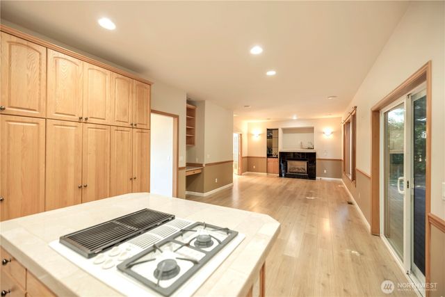 27111 141st Avenue SE, Kent, WA 98042