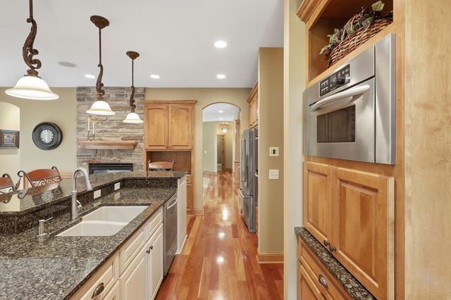 3249 Wilds Ridge NW, Prior Lake, MN 55372
