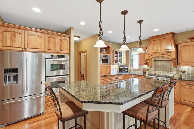 3249 Wilds Ridge NW, Prior Lake, MN 55372