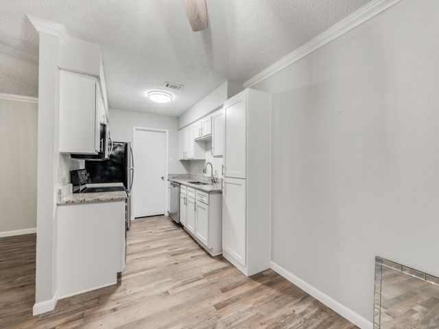 649 Timberline Drive, Hurst, TX 76053