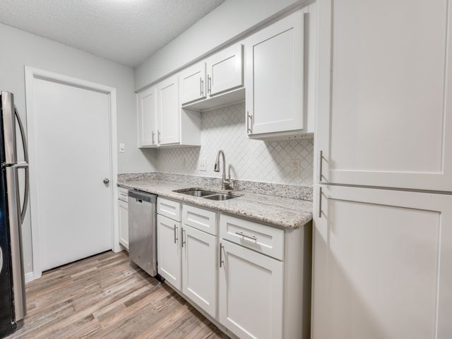 649 Timberline Drive, Hurst, TX 76053