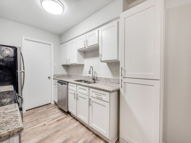 649 Timberline Drive, Hurst, TX 76053