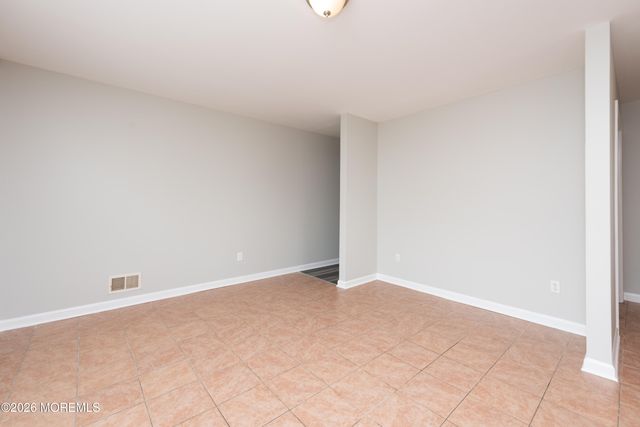 41 Seabreeze Way, Keansburg, NJ 07734