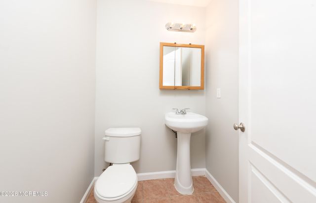 41 Seabreeze Way, Keansburg, NJ 07734