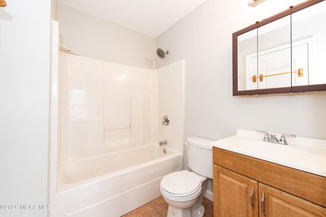 41 Seabreeze Way, Keansburg, NJ 07734