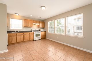 41 Seabreeze Way, Keansburg, NJ 07734