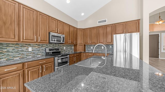 16225 S 1st Street, Phoenix, AZ 85048