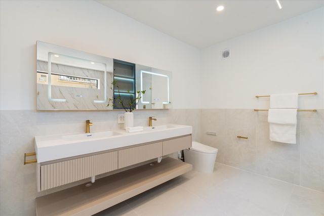 911 Mockingbird Lane, Plantation, FL 33324