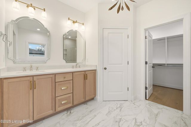 4011 Thomas Farm Dr, Louisville, KY 40299