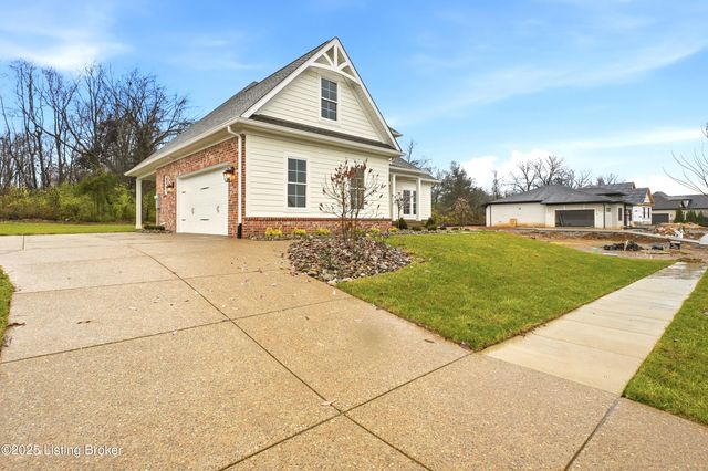 4011 Thomas Farm Dr, Louisville, KY 40299