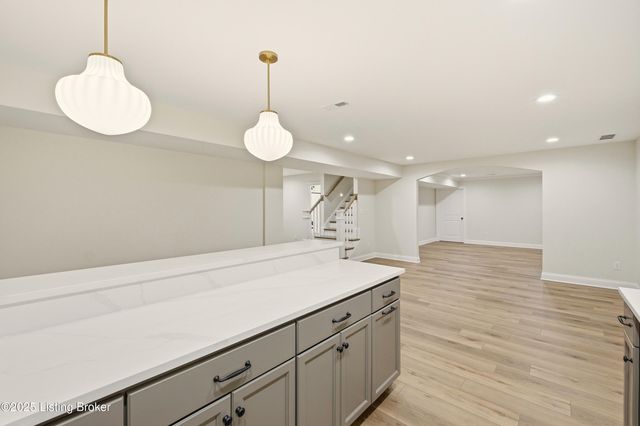 4011 Thomas Farm Dr, Louisville, KY 40299