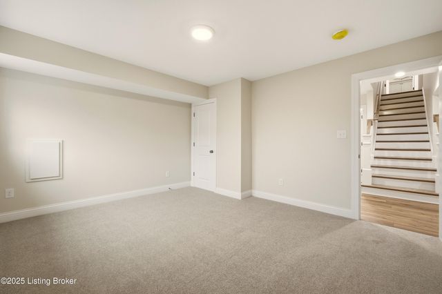 4011 Thomas Farm Dr, Louisville, KY 40299