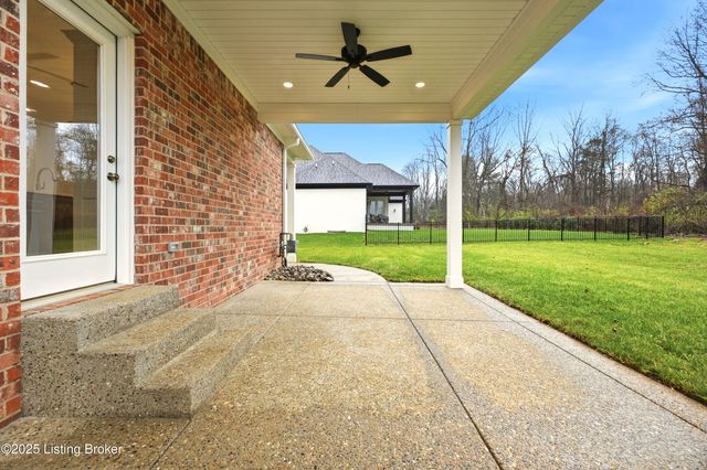 4011 Thomas Farm Dr, Louisville, KY 40299