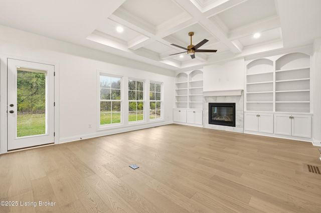 4011 Thomas Farm Dr, Louisville, KY 40299