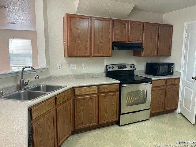4711 BROOKPORT CIR, San Antonio, TX 78238