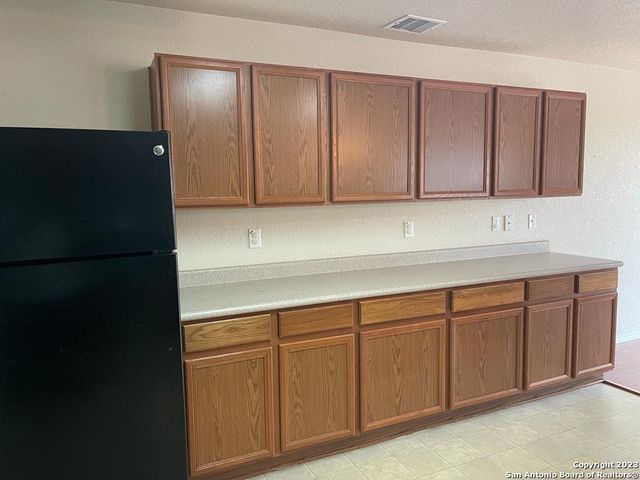 4711 BROOKPORT CIR, San Antonio, TX 78238