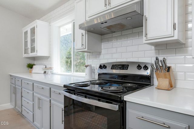 530 Greens Creek Road, Grants Pass, OR 97527