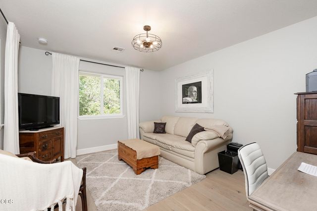 530 Greens Creek Road, Grants Pass, OR 97527