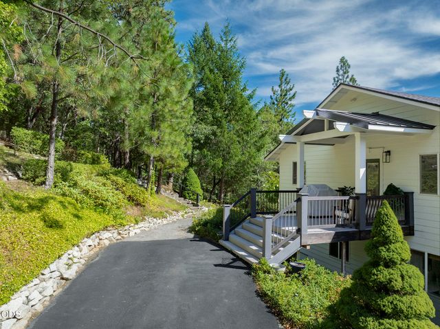 530 Greens Creek Road, Grants Pass, OR 97527