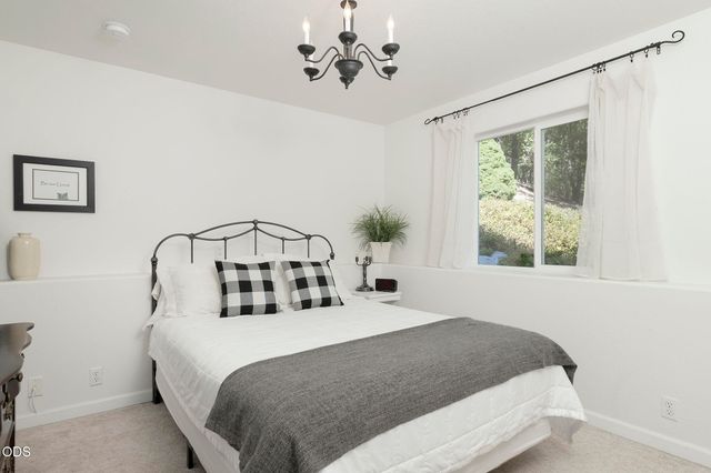 530 Greens Creek Road, Grants Pass, OR 97527