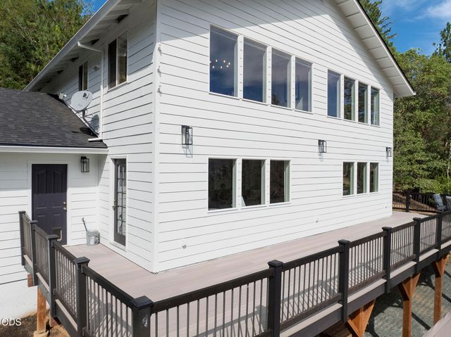 530 Greens Creek Road, Grants Pass, OR 97527