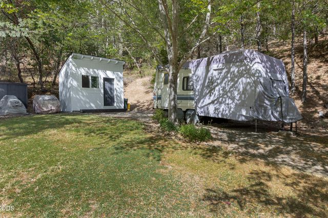 530 Greens Creek Road, Grants Pass, OR 97527