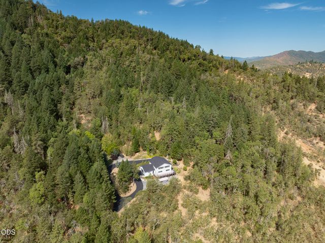 530 Greens Creek Road, Grants Pass, OR 97527
