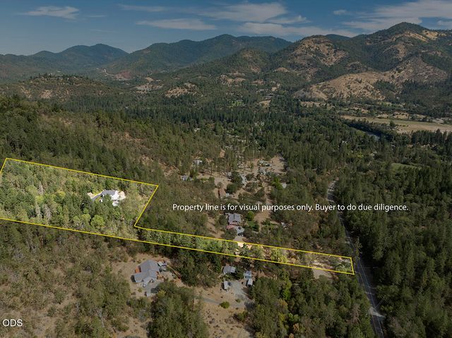 530 Greens Creek Road, Grants Pass, OR 97527