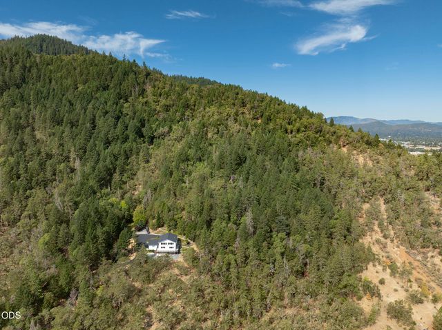 530 Greens Creek Road, Grants Pass, OR 97527