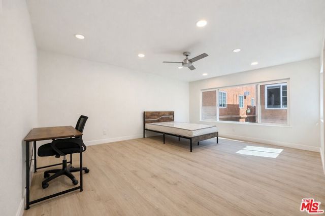 1189 W 36th Place 2, Los Angeles, CA 90007