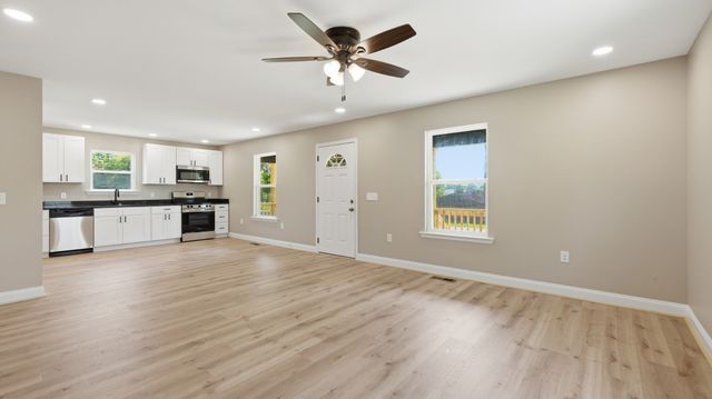 109 Spruce St, Cowan, TN 37318