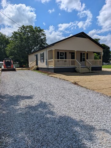 109 Spruce St, Cowan, TN 37318