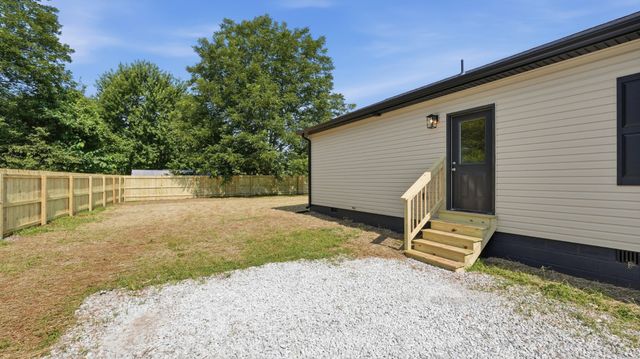 109 Spruce St, Cowan, TN 37318