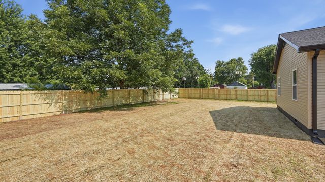 109 Spruce St, Cowan, TN 37318