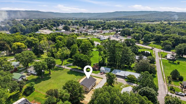 109 Spruce St, Cowan, TN 37318