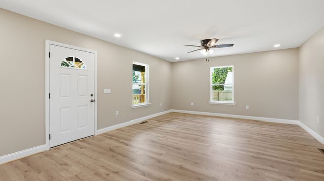 109 Spruce St, Cowan, TN 37318