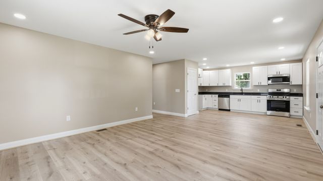 109 Spruce St, Cowan, TN 37318