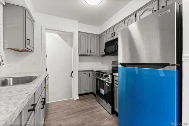 3454 McKinley Street, Dearborn, MI 48124