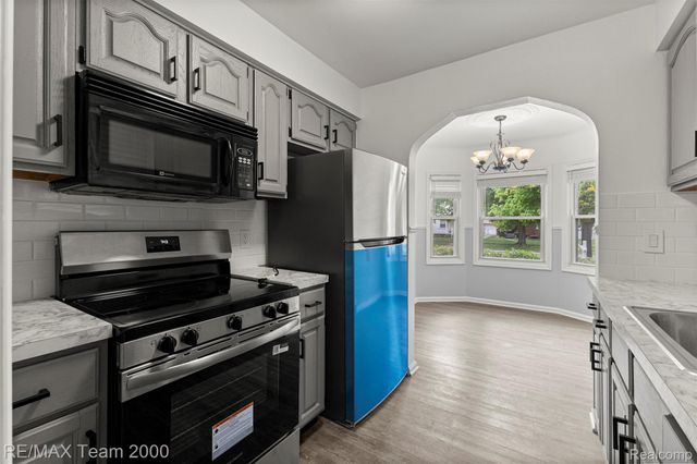 3454 McKinley Street, Dearborn, MI 48124