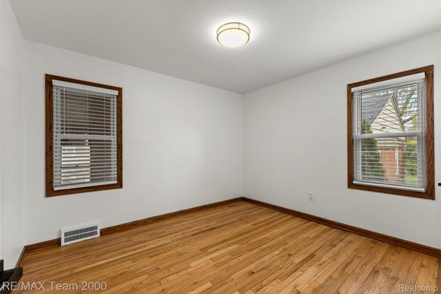 3454 McKinley Street, Dearborn, MI 48124