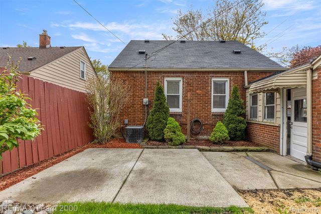 3454 McKinley Street, Dearborn, MI 48124