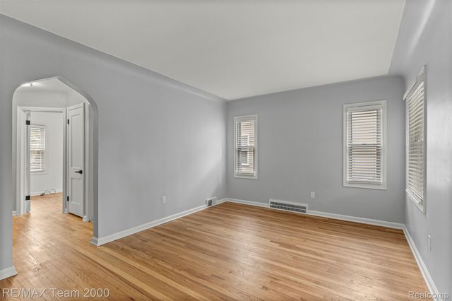 3454 McKinley Street, Dearborn, MI 48124